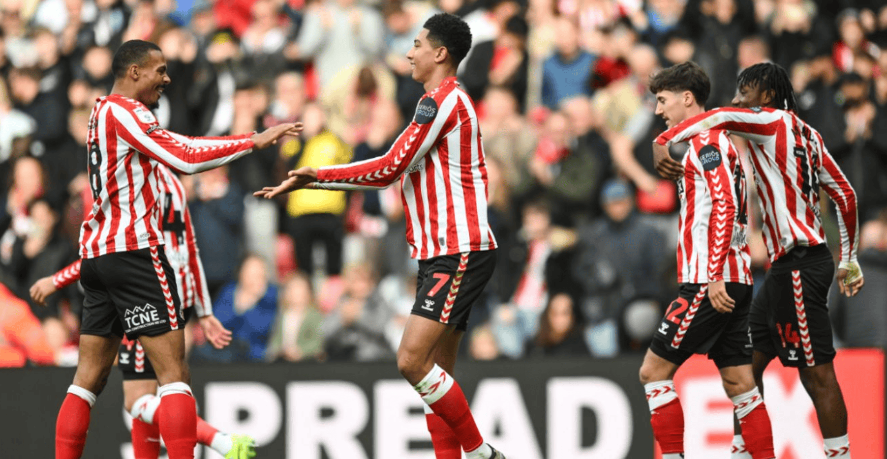 英超豪门临危受命，淘汰赛路上带来希望