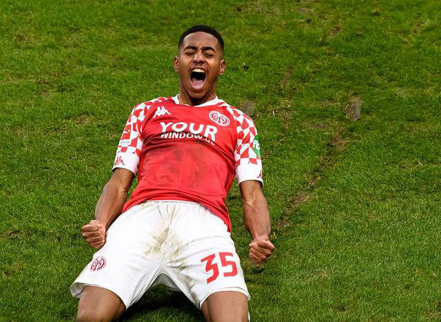 沃尔夫斯堡客场取胜，队内年轻球员表现出色(沃尔夫斯堡历年阵容)