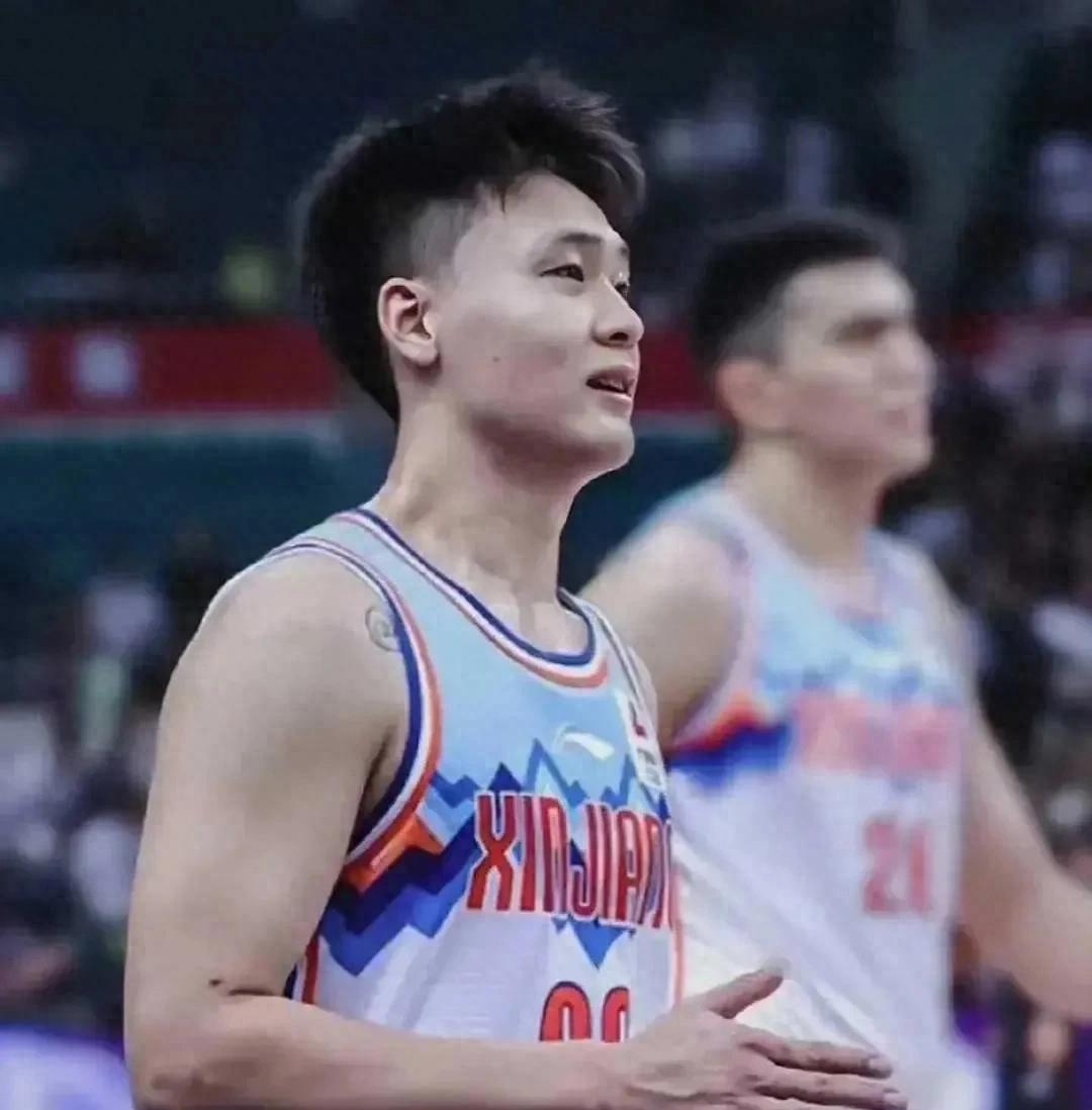 关于新疆男篮遭遇广州队，实力均衡充满对抗的信息